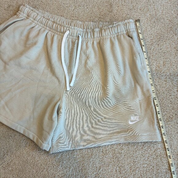 NWT Nike Cream/Light Beige Standard Fit Above Knee Lenth Athletic Shorts - Picture 10 of 12